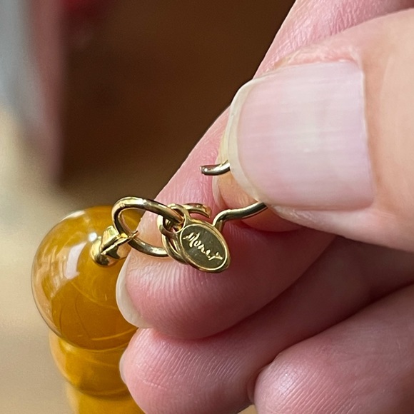 Signed Monet faux honey amber bead necklace - Picture 6 of 8